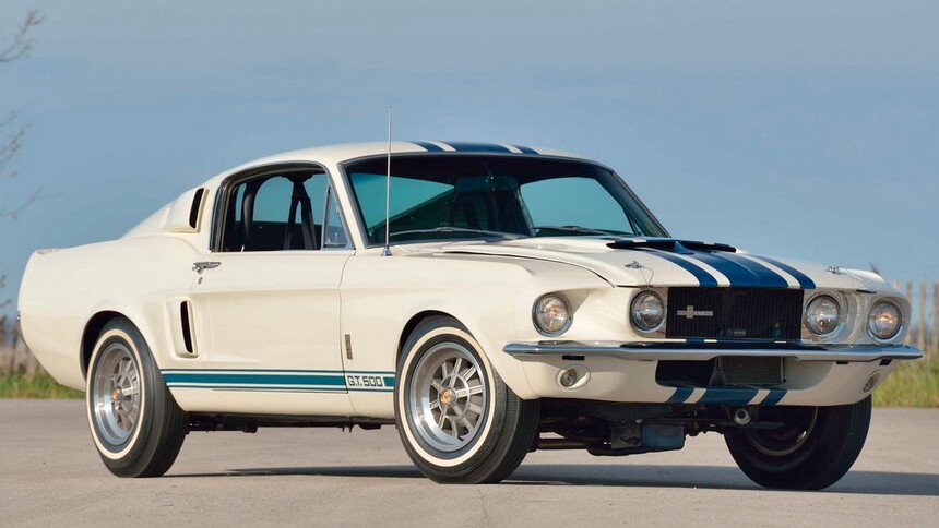 Voiture Ford Shelby de 1967. Source : www.motorauthority.com