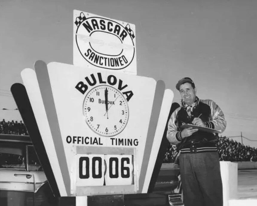 Bulova en tant que chronométreur officiel des courses NASCAR. Source : www.bulova.com