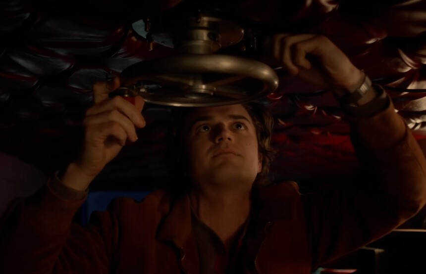 Steve porte vraisemblablement une Casio numérique que l’on retrouve aujourd’hui sous la référence AQ800.