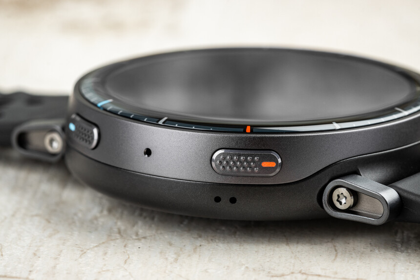 Les boutons présentent de légères stries, ce qui facilite leur manipulation.