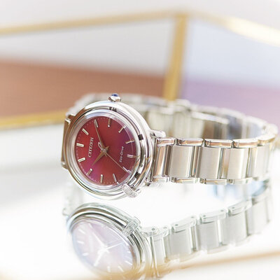 Citizen Elegant Eco-Drive EM1090-78X (+ bracelet de rechange)