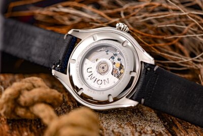 Union Glashütte Belisar Date Sport D009.907.11.047.00 (+ bracelet de rechange)