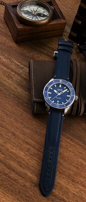 Union Glashütte Belisar Date Sport D009.907.11.047.00 (+ bracelet de rechange)