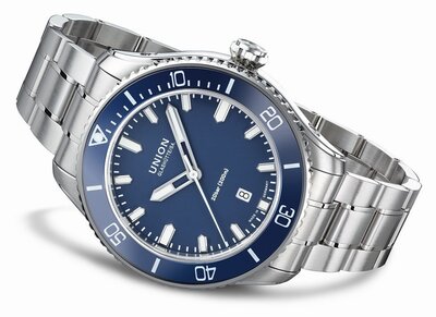 Union Glashütte Belisar Date Sport D009.907.11.047.00 (+ bracelet de rechange)