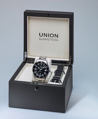 Union Glashütte Belisar Date Sport D009.907.11.057.00 (+ bracelet de rechange)