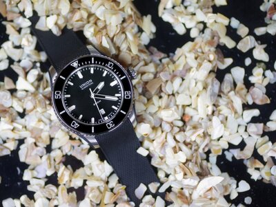 Union Glashütte Belisar Date Sport D009.907.27.057.00 (+ bracelet de rechange)