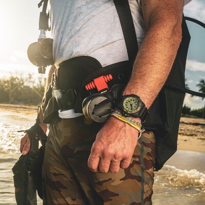 Luminox Navy SEAL XS.3517.NSF.SET Foundation (+ bracelet de rechange)