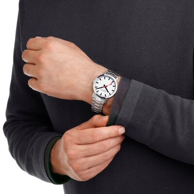 Mondaine Classic Quartz A660.30360.11SBJ