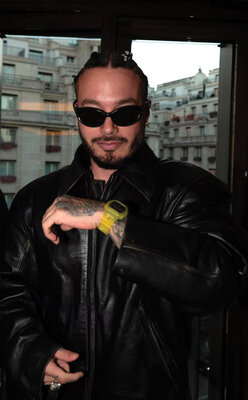Casio G-Shock Original DWE-5600JB-1A9ER J. Balvin Collaboration (+bracelet et lunette de rechange)