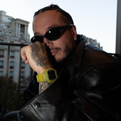 Casio G-Shock Original DWE-5600JB-1A9ER J. Balvin Collaboration (+bracelet et lunette de rechange)