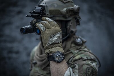 Luminox Navy Seal XL.8825.H.SET.1 (+ bracelet de rechange)