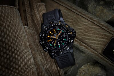 Luminox Navy Seal XL.8825.H.SET.1 (+ bracelet de rechange)