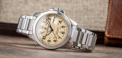 Festina Swiss Made Field 20081/1 (+ 2 bracelets de rechange)