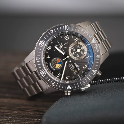 Fortis Novonaut N-42 Automatic Chronographe Amadee-24 F2040016 Limited Edition 100pcs (+ bracelet de rechange)