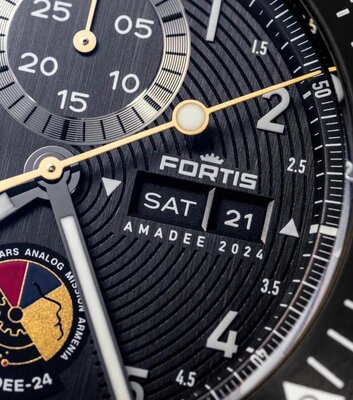 Fortis Novonaut N-42 Automatic Chronographe Amadee-24 F2040016 Limited Edition 100pcs (+ bracelet de rechange)