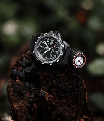 Luminox Land Recon Nav Spec XL.8837.SET (+ bracelet de rechange)