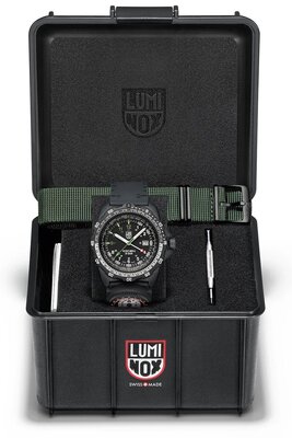 Luminox Land Recon Nav Spec XL.8837.SET (+ bracelet de rechange)