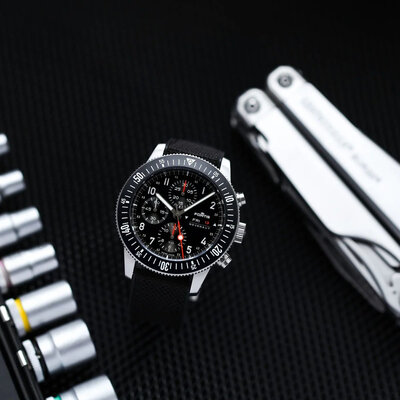 Fortis Novonaut N-42 Automatic Legacy Chronograph F2040009