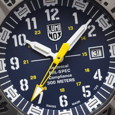 Luminox MIL-SPEC XL.3355.SET (+ bracelet de rechange)