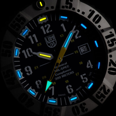 Luminox MIL-SPEC XL.3355.SET (+ bracelet de rechange)